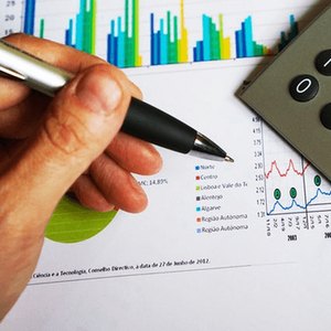 高端附属卡赛道火了!多家银行信用卡密集松绑年费规则,深挖精耕家庭高净值客群